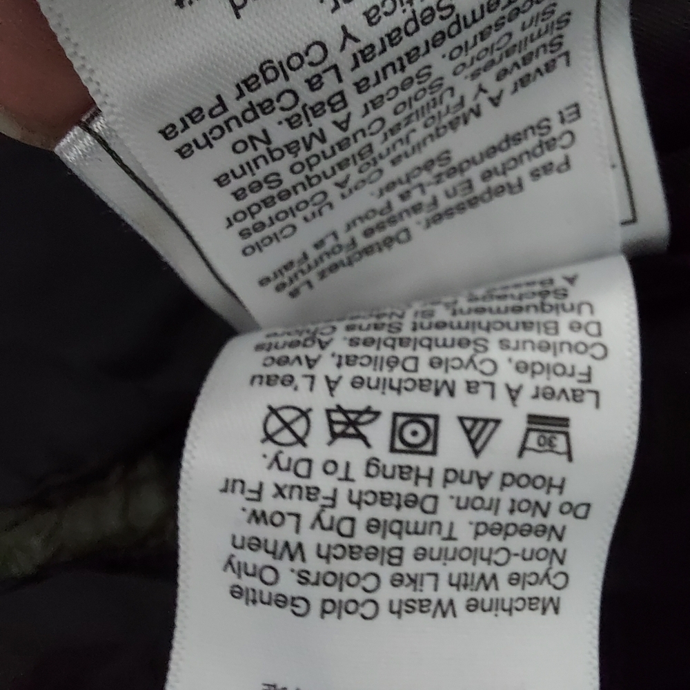 DKNY Hooded Puffer - Picture 10 of 11